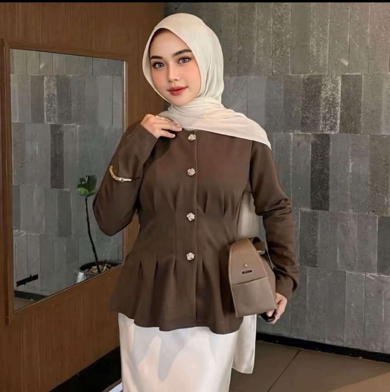 Moka Blouse Peplum Fit Body Knit Atasan Wanita Blouse Lengan Panjang